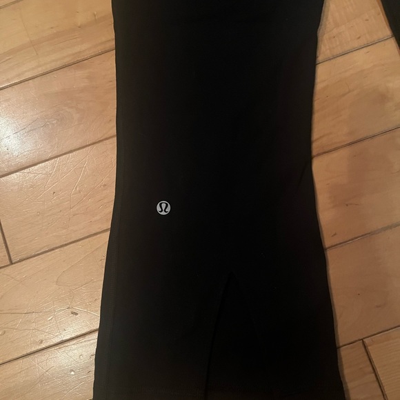 Lululemon capris - Picture 2 of 4